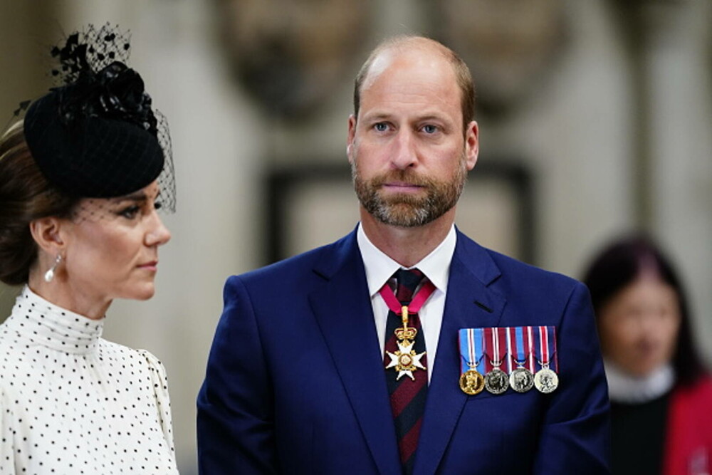 Prințesa Kate, apariție plină de eleganță alături de Familia Regală la ceremonia de Ziua Victoriei în Europa. GALERIE FOTO - Imaginea 30
