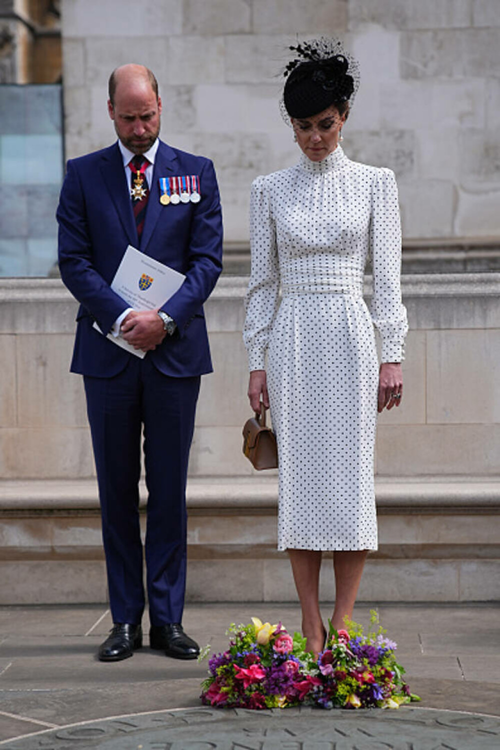 Prințesa Kate, apariție plină de eleganță alături de Familia Regală la ceremonia de Ziua Victoriei în Europa. GALERIE FOTO - Imaginea 22