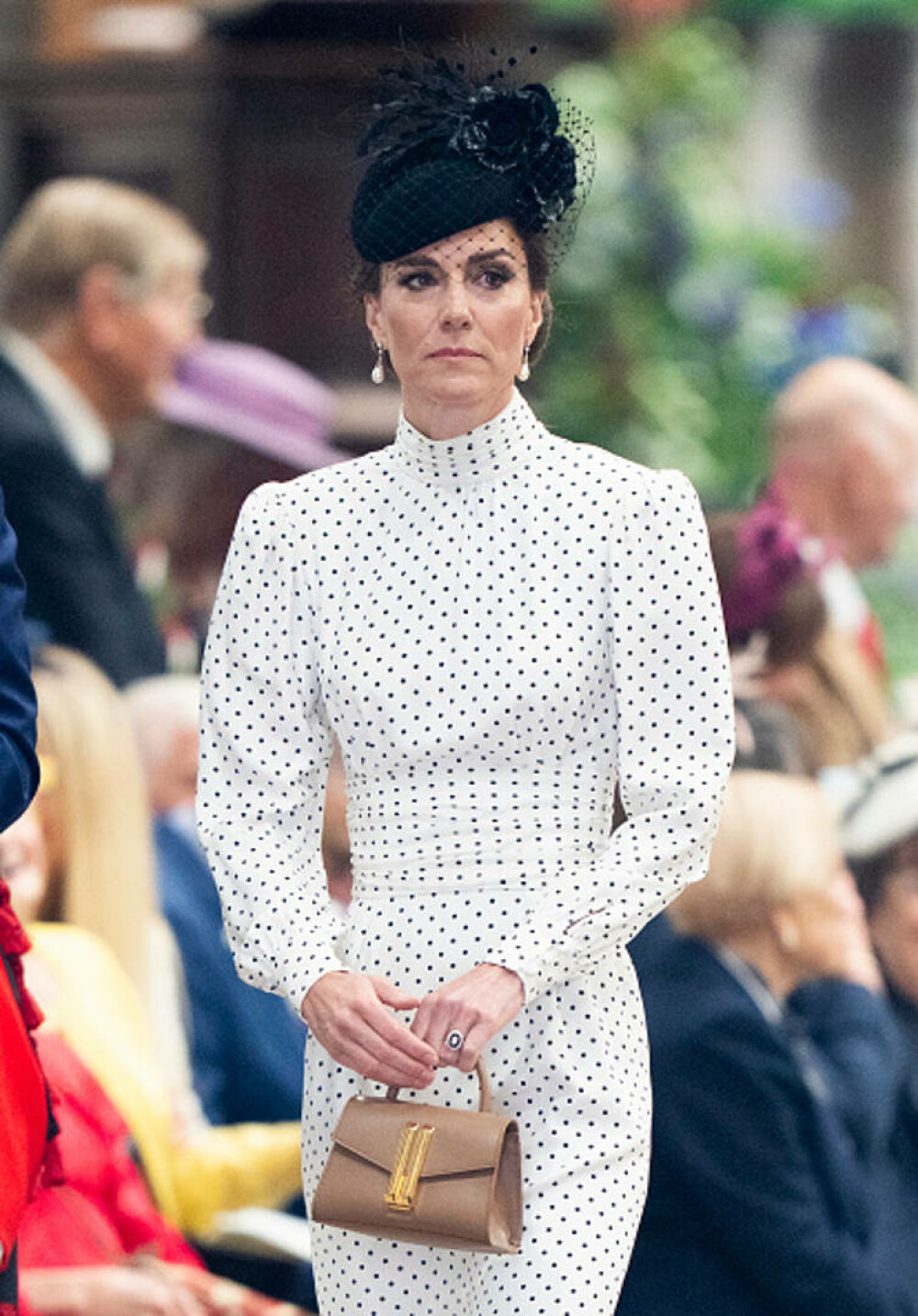 Prințesa Kate, apariție plină de eleganță alături de Familia Regală la ceremonia de Ziua Victoriei în Europa. GALERIE FOTO - Imaginea 21