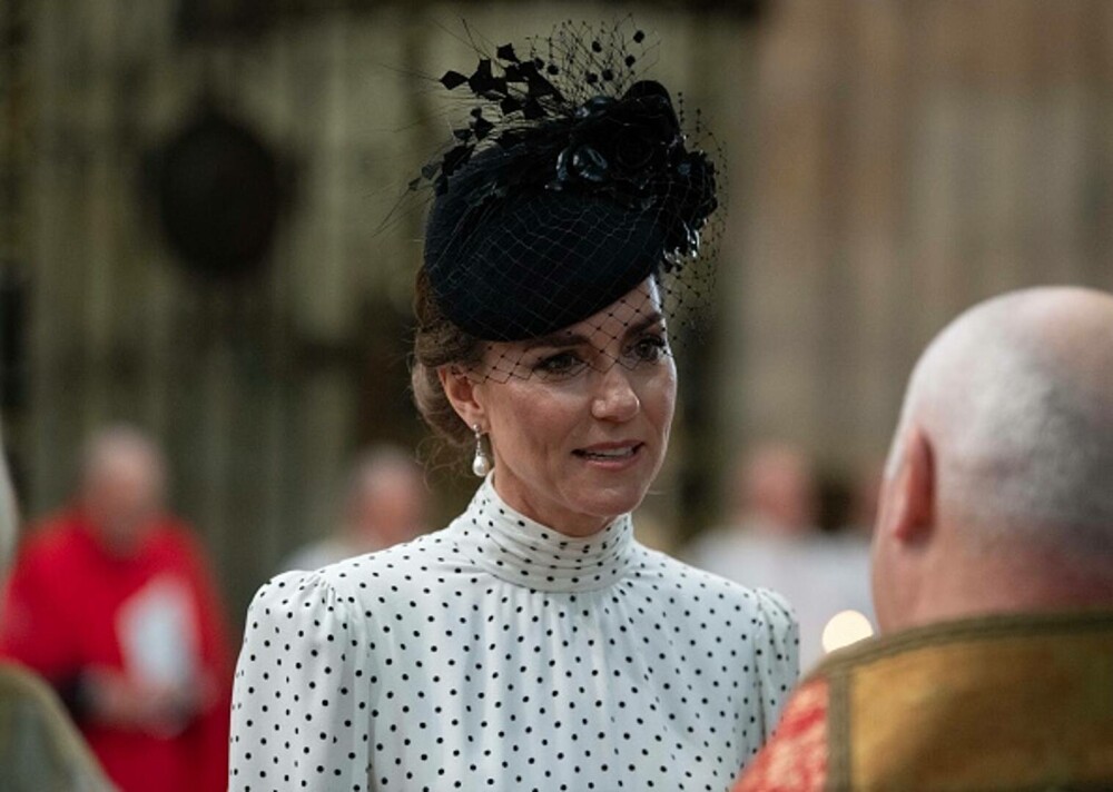 Prințesa Kate, apariție plină de eleganță alături de Familia Regală la ceremonia de Ziua Victoriei în Europa. GALERIE FOTO - Imaginea 13