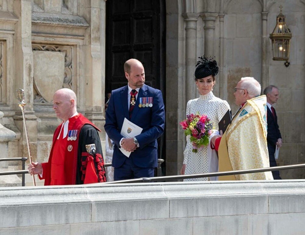 Prințesa Kate, apariție plină de eleganță alături de Familia Regală la ceremonia de Ziua Victoriei în Europa. GALERIE FOTO - Imaginea 15