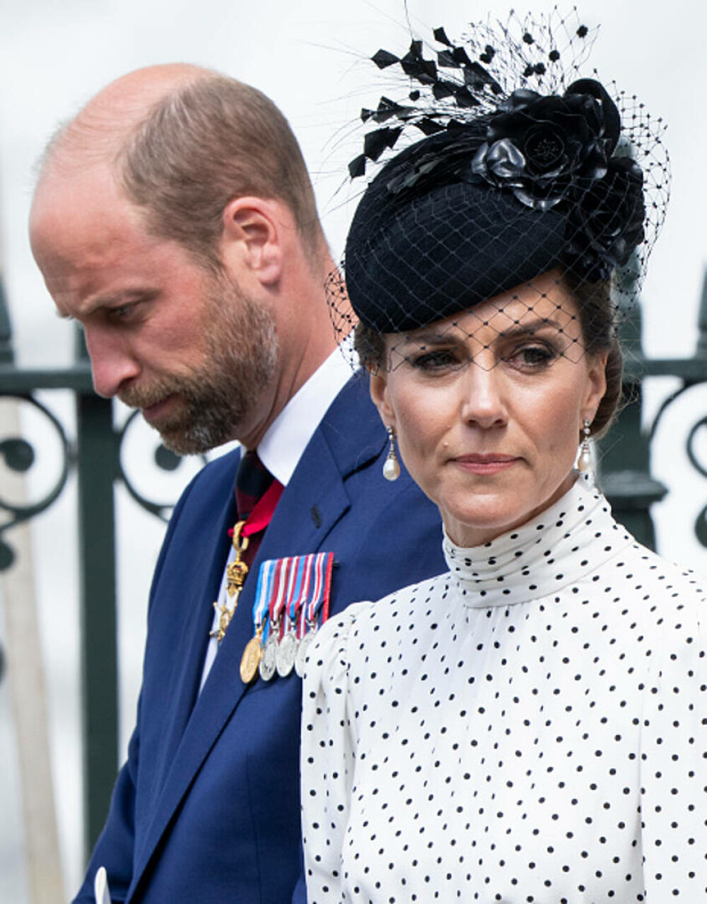Prințesa Kate, apariție plină de eleganță alături de Familia Regală la ceremonia de Ziua Victoriei în Europa. GALERIE FOTO - Imaginea 23