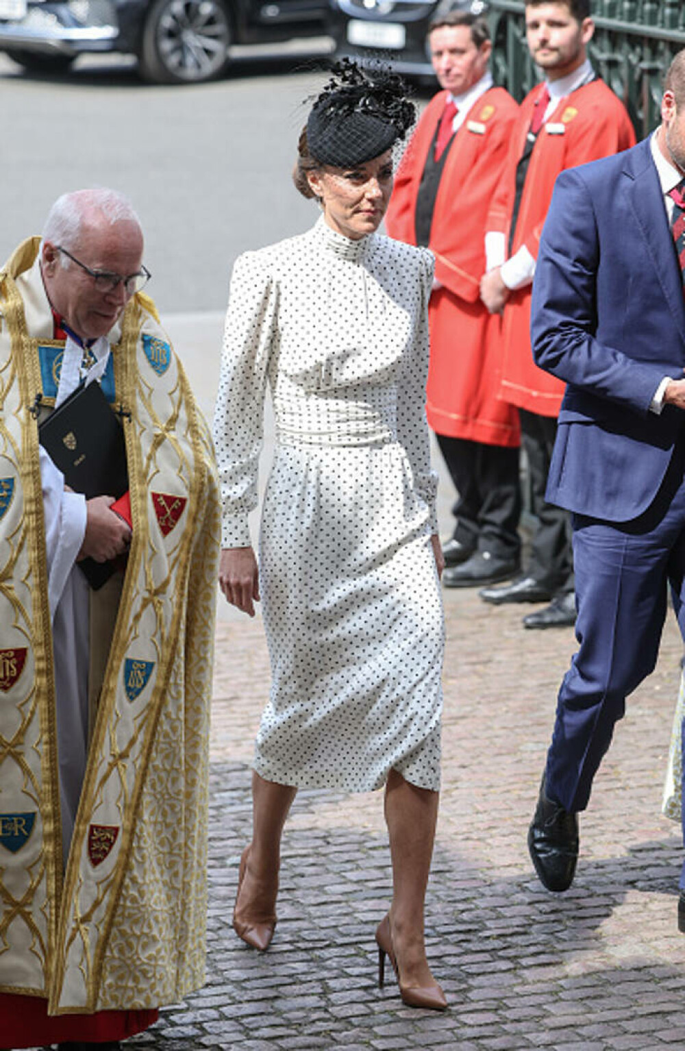 Prințesa Kate, apariție plină de eleganță alături de Familia Regală la ceremonia de Ziua Victoriei în Europa. GALERIE FOTO - Imaginea 26