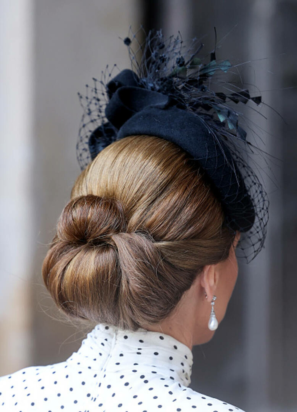 Prințesa Kate, apariție plină de eleganță alături de Familia Regală la ceremonia de Ziua Victoriei în Europa. GALERIE FOTO - Imaginea 27