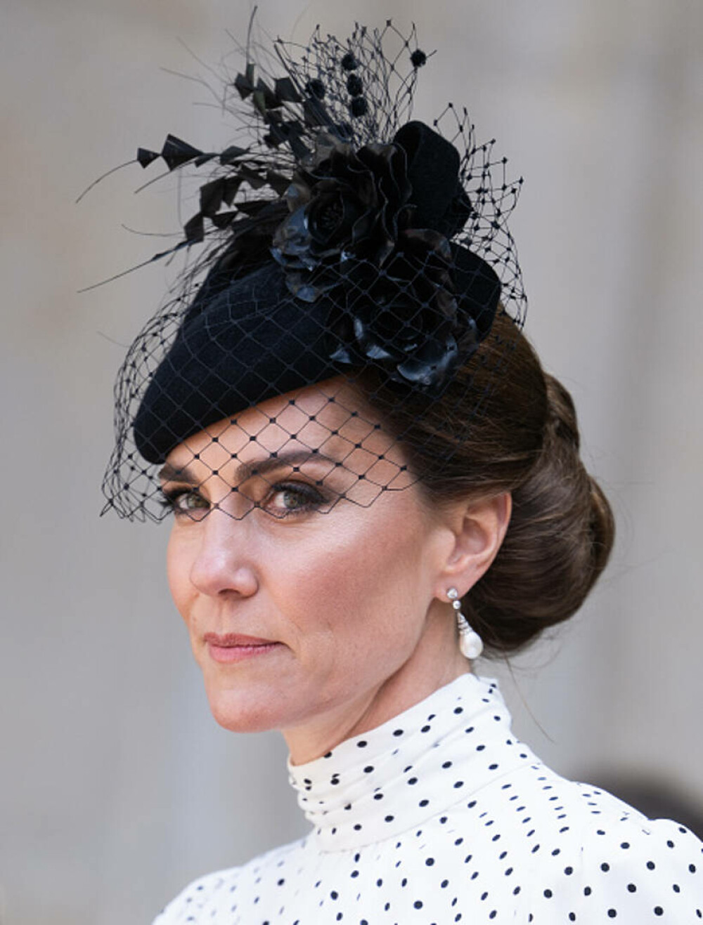 Prințesa Kate, apariție plină de eleganță alături de Familia Regală la ceremonia de Ziua Victoriei în Europa. GALERIE FOTO - Imaginea 33
