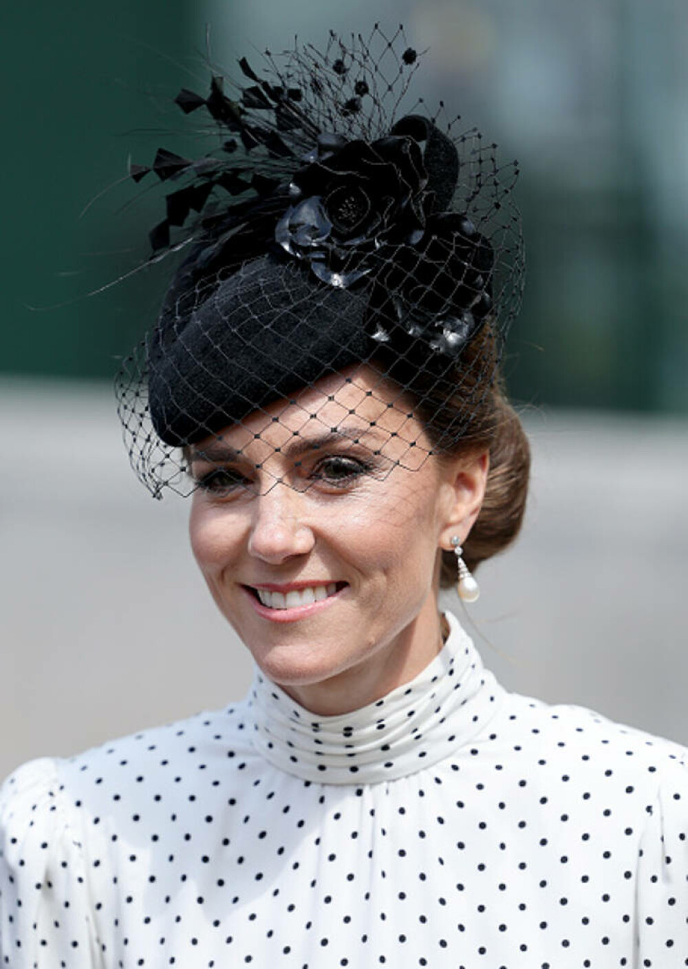 Prințesa Kate, apariție plină de eleganță alături de Familia Regală la ceremonia de Ziua Victoriei în Europa. GALERIE FOTO - Imaginea 39