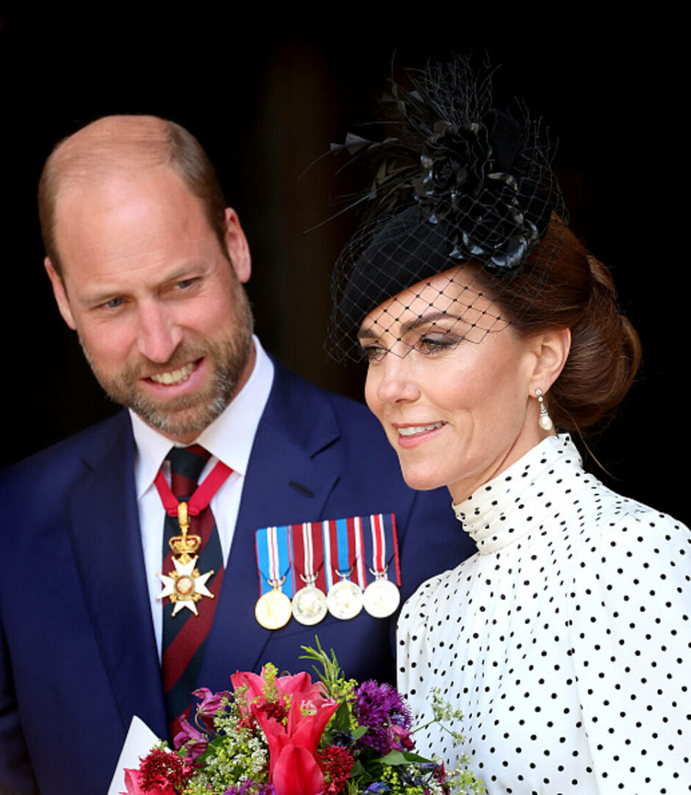 Prințesa Kate, apariție plină de eleganță alături de Familia Regală la ceremonia de Ziua Victoriei în Europa. GALERIE FOTO - Imaginea 41