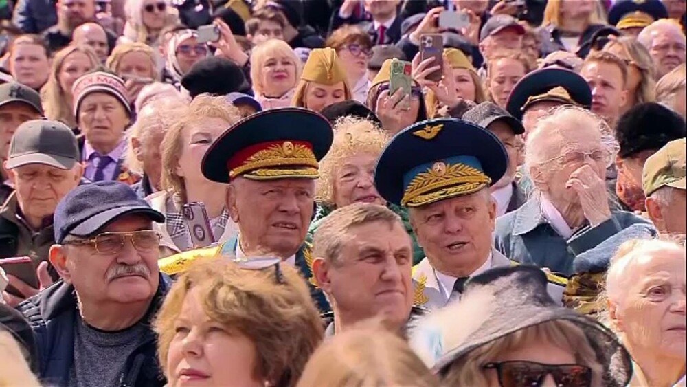 Rusia a marcat Ziua Victoriei la Moscova cu o paradă în plin război. Putin, demonstrație de forță în Piața Roșie, cu aliații - Imaginea 12