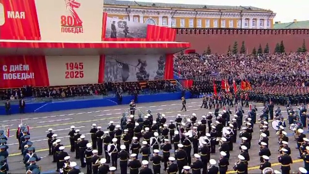 Rusia a marcat Ziua Victoriei la Moscova cu o paradă în plin război. Putin, demonstrație de forță în Piața Roșie, cu aliații - Imaginea 23