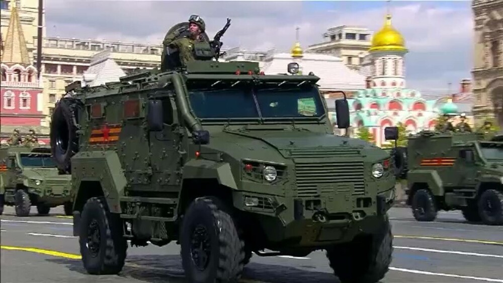Rusia a marcat Ziua Victoriei la Moscova cu o paradă în plin război. Putin, demonstrație de forță în Piața Roșie, cu aliații - Imaginea 25