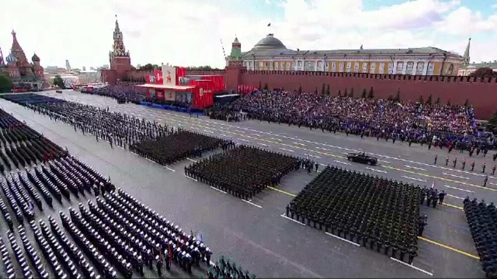 Rusia a marcat Ziua Victoriei la Moscova cu o paradă în plin război. Putin, demonstrație de forță în Piața Roșie, cu aliații - Imaginea 30