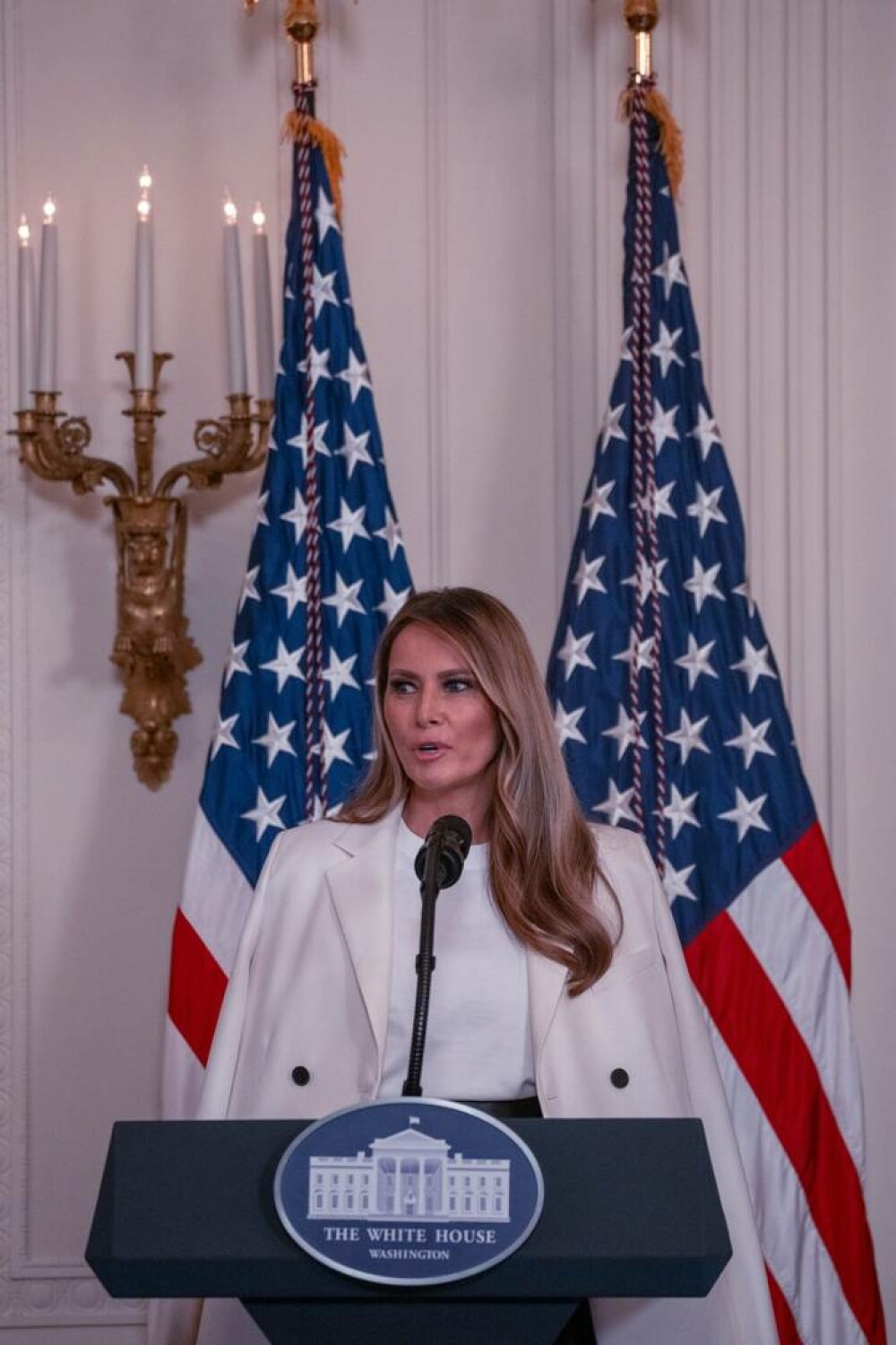 Melania Trump, apariție plină de eleganță la Casa Albă. Prima doamnă a elogiat-o pe Barbara Bush. GALERIE FOTO - Imaginea 12