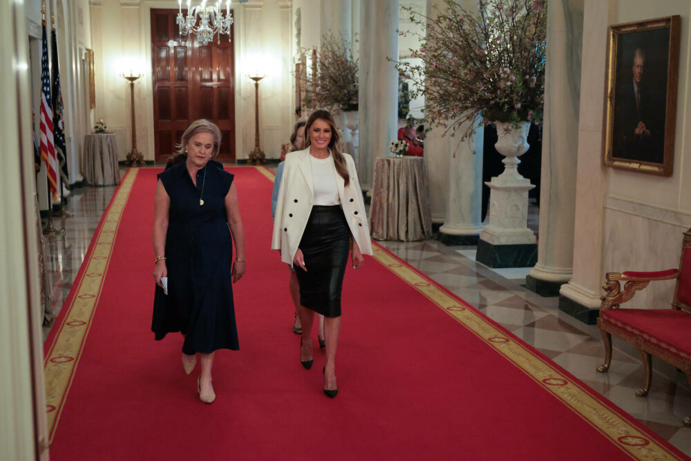 Melania Trump respinge categoric zvonurile legate de operațiile estetice. Cum se menține în formă la 55 de ani. GALERIE FOTO - Imaginea 21