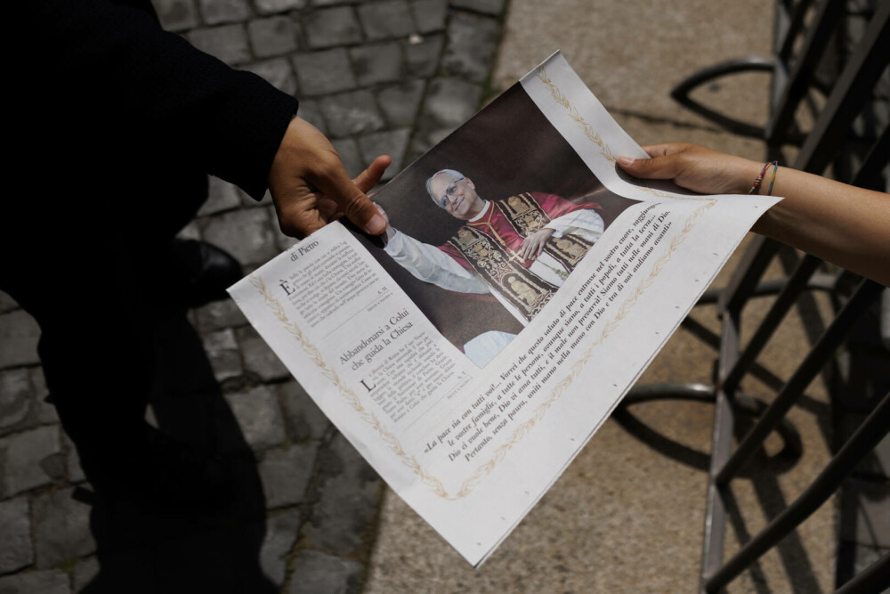 Primele imagini cu Papa Leon al XIV-lea ca Suveran Pontif. Ce a spus la prima slujbă. GALERIE FOTO - Imaginea 7