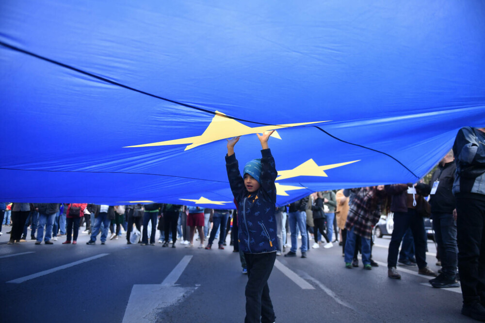 Miting proeuropean în Bucureşti, dar şi în marile oraşe ale României. ”Diaspora, nu da. România e şi a ta!”. VIDEO - Imaginea 19