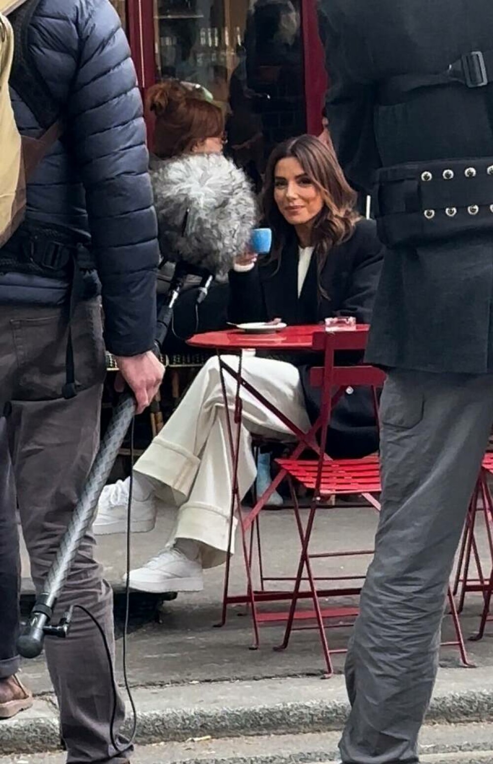 Eva Longoria, apariție elegantă pe străzile din Paris. Cum arată actrița la 50 de ani. GALERIE FOTO - Imaginea 2