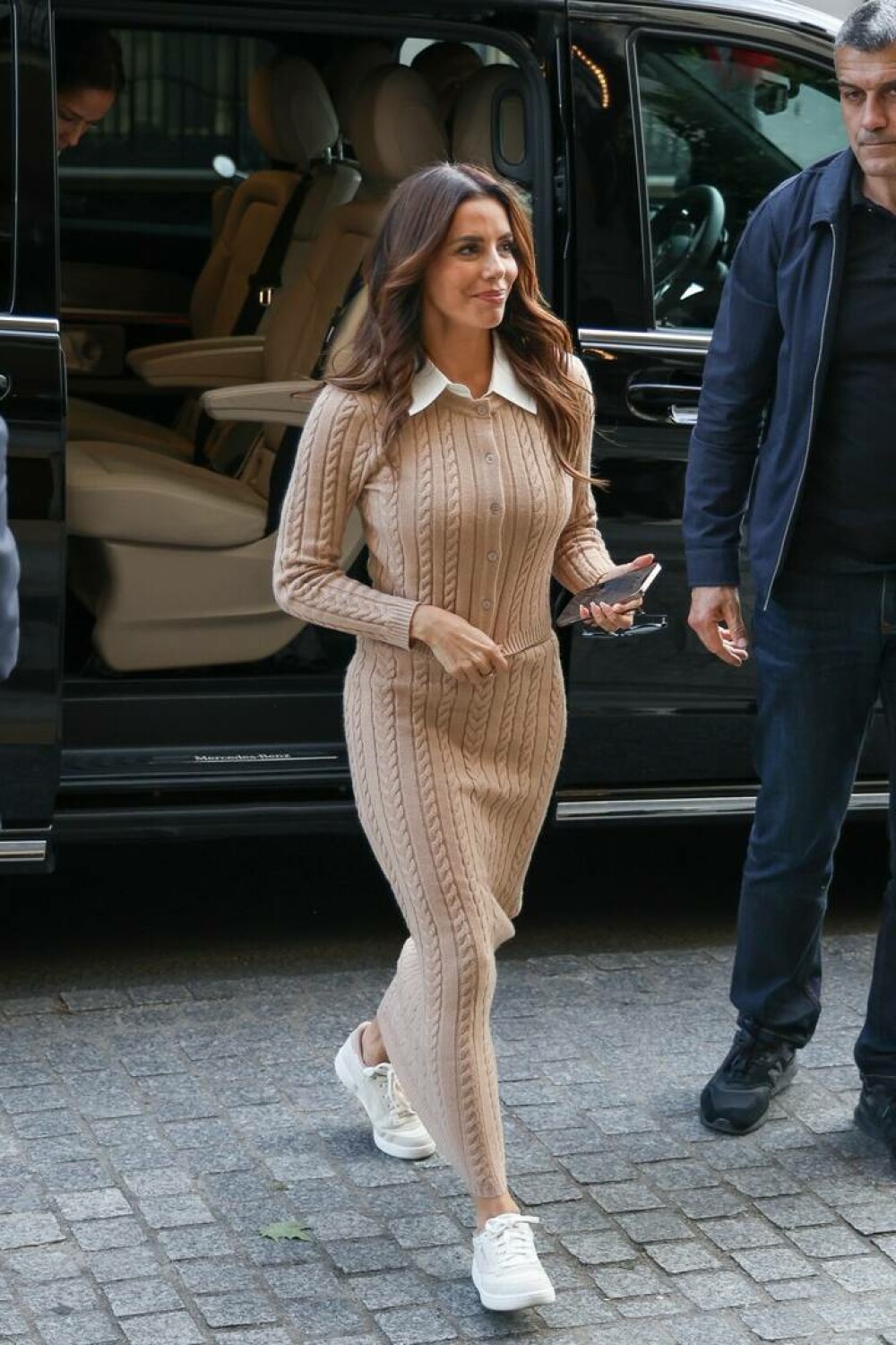 Eva Longoria, apariție elegantă pe străzile din Paris. Cum arată actrița la 50 de ani. GALERIE FOTO - Imaginea 17