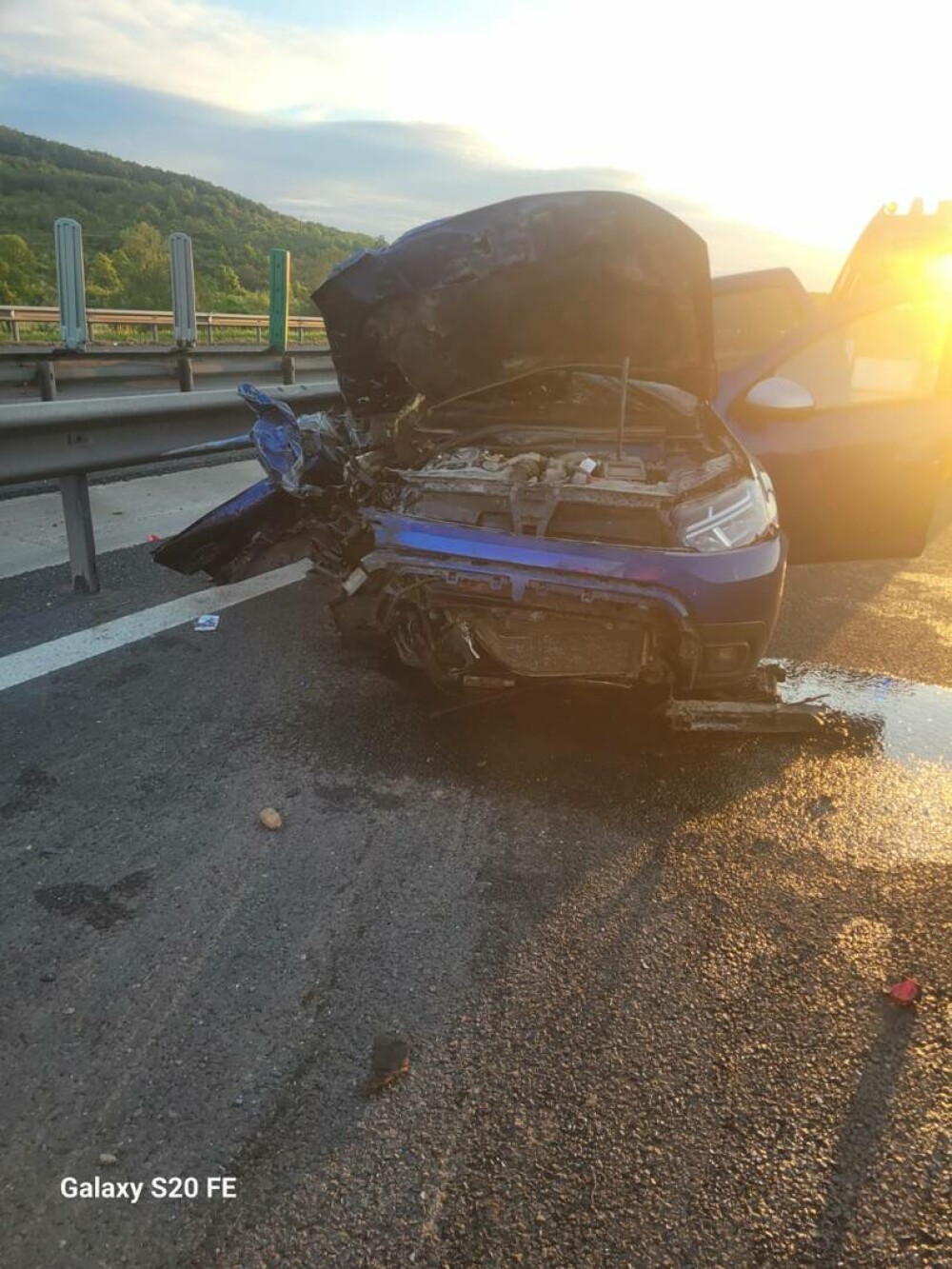 O femeie a murit și alte două persoane au fost rănite într-un accident pe A1. Printre victime se numără un copil de un an - Imaginea 3