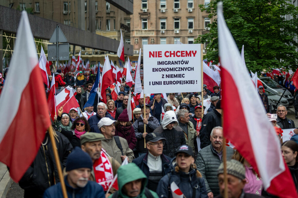 Mii de persoane din Germania au ieşit în stradă pentru a cere interzicerea AfD. „Nu este un partid normal” - Imaginea 1
