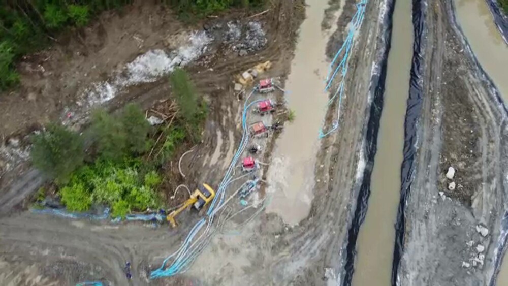 MAI: Populaţia din zona de risc potenţial de la Praid a fost evacuată. Salvatorii evaluează situaţia salinei - Imaginea 10
