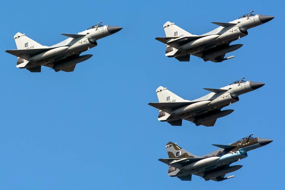 Un avion de luptă legendar, doborât pentru prima dată în războiul indo-pakistanez. India abia comandase încă 26 | FOTO - Imaginea 5