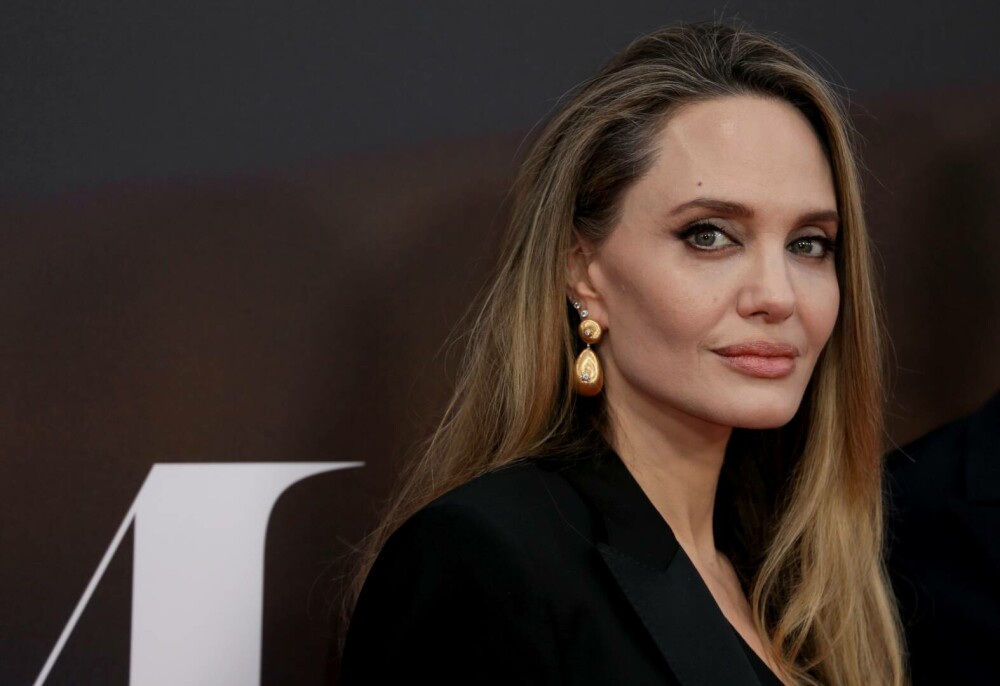 Angelina Jolie vrea să-și vândă reședința istorică din Los Angeles. Unde intenționează să se mute. FOTO - Imaginea 1