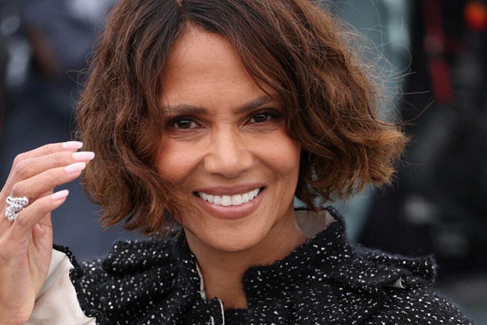 Halle Berry a fost nevoită să îşi schimbe rochia la Festivalul de la Cannes 2025. Reguli stricte pe covorul roșu anul acesta - Imaginea 20