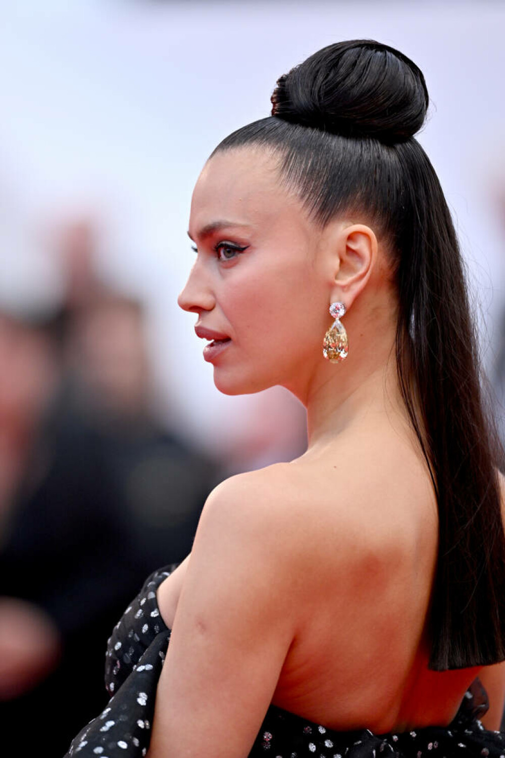 Irina Shayk, apariție spectaculoasă la Festivalul de Film de la Cannes 2025. Ce ținută a purtat. GALERIE FOTO - Imaginea 17
