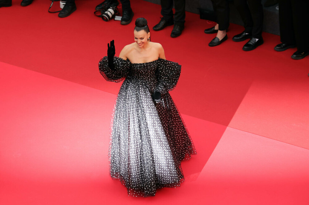 Irina Shayk, apariție spectaculoasă la Festivalul de Film de la Cannes 2025. Ce ținută a purtat. GALERIE FOTO - Imaginea 24