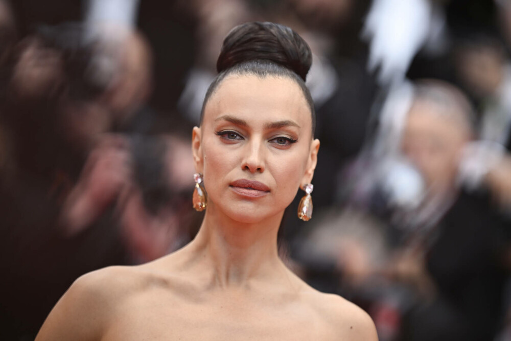 Irina Shayk, apariție spectaculoasă la Festivalul de Film de la Cannes 2025. Ce ținută a purtat. GALERIE FOTO - Imaginea 27