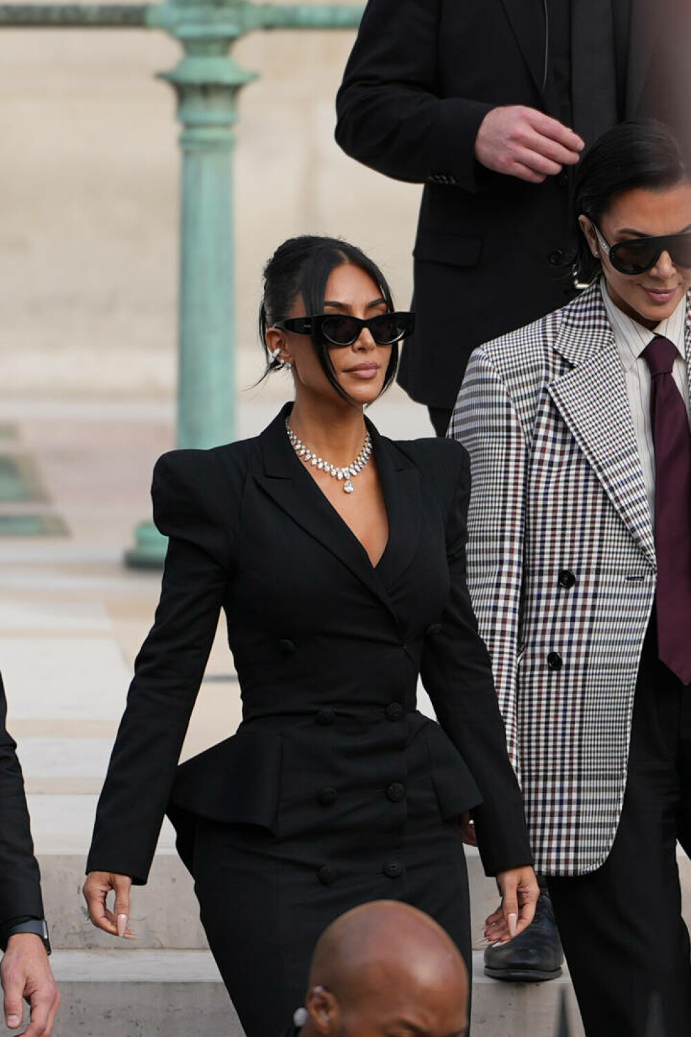 Kim Kardashian, în lacrimi la tribunal, la procesul jafului armat din Paris. „Am crezut că o să mor” - Imaginea 3