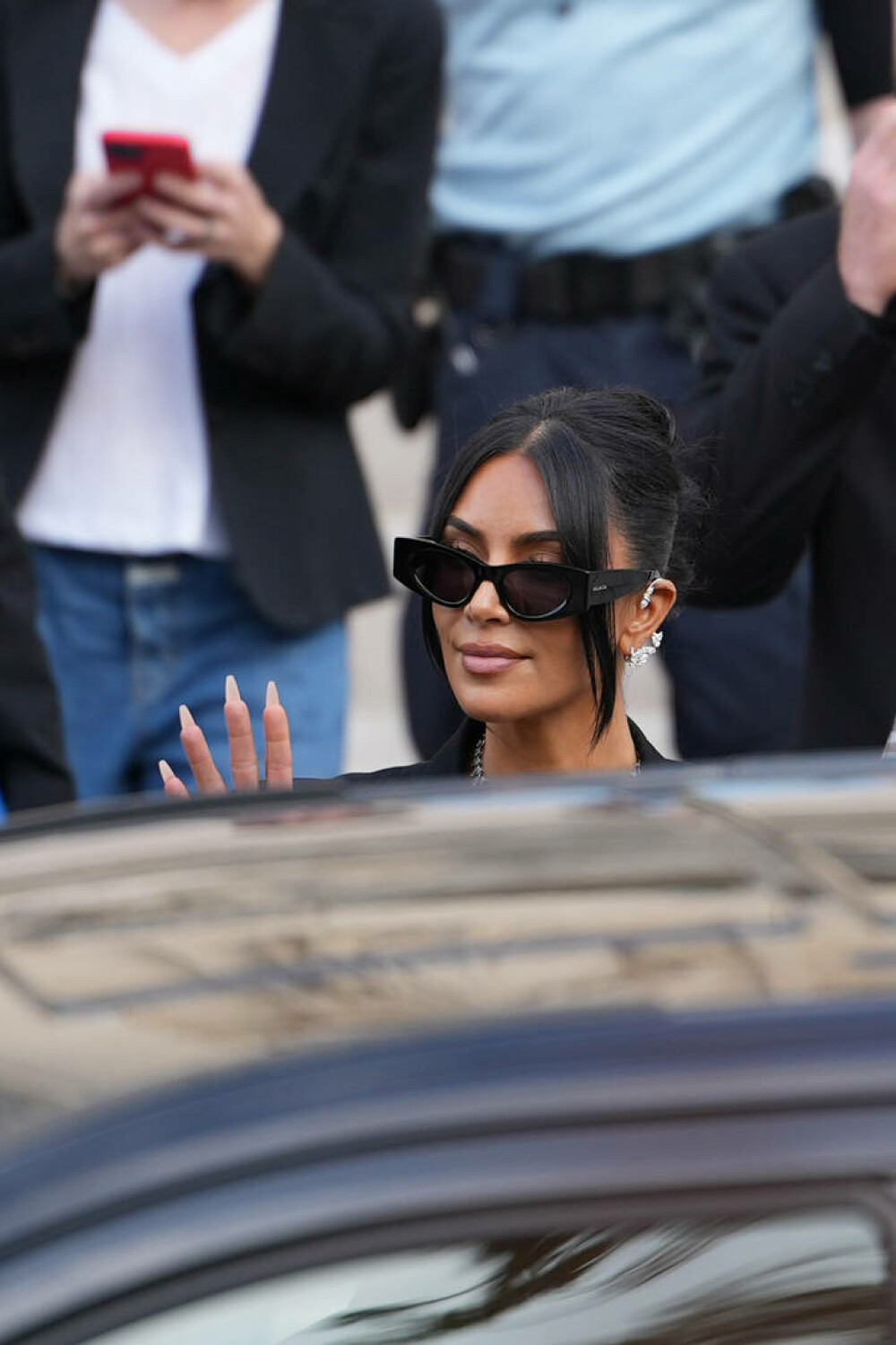 Kim Kardashian, în lacrimi la tribunal, la procesul jafului armat din Paris. „Am crezut că o să mor” - Imaginea 6