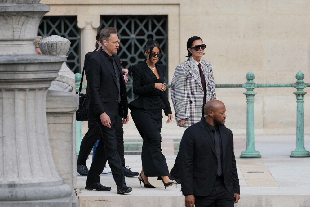 Kim Kardashian, în lacrimi la tribunal, la procesul jafului armat din Paris. „Am crezut că o să mor” - Imaginea 10