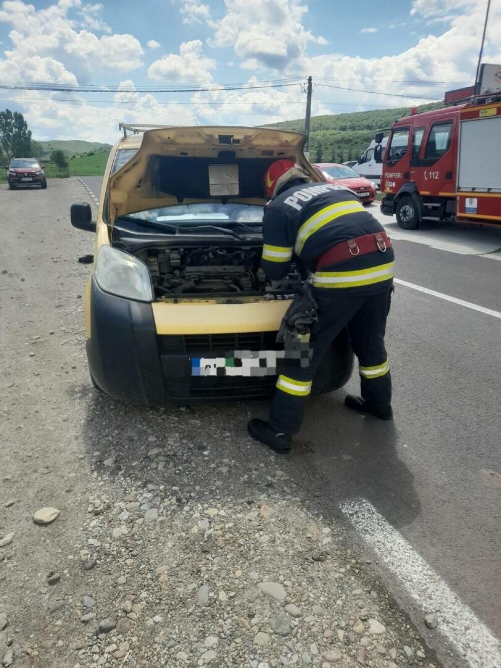 Copil de 4 ani rănit, după ce un microbuz școlar și o autoutilitară s-au lovit, în Alba. Cum s-a produs accidentul - Imaginea 4