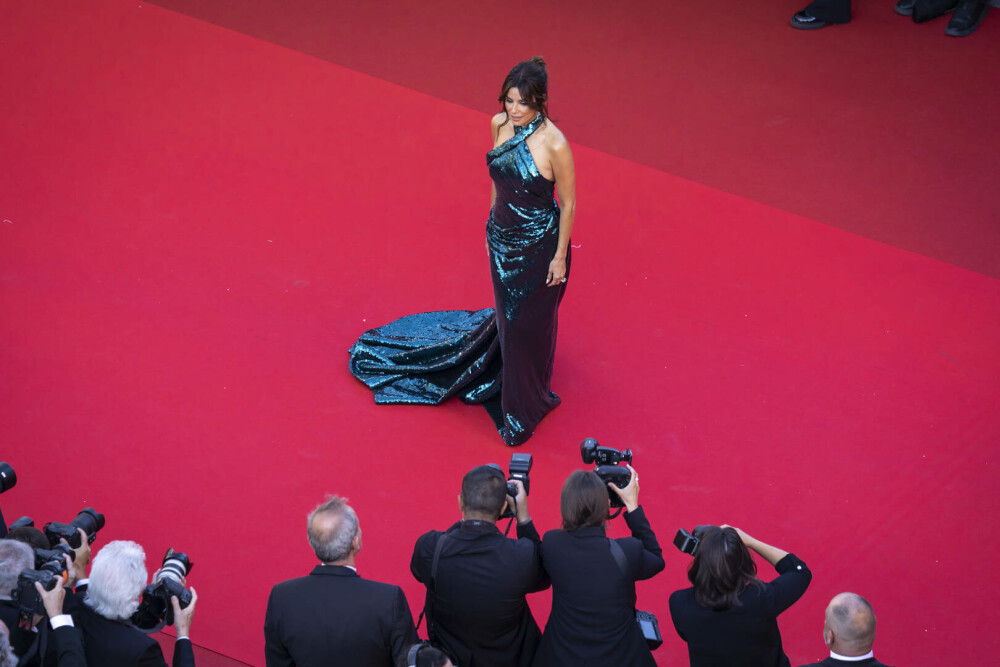 Eva Longoria nu își arată vârsta. Actrița de 50 de ani a avut o apariție spectaculoasă la Cannes. GALERIE FOTO - Imaginea 10
