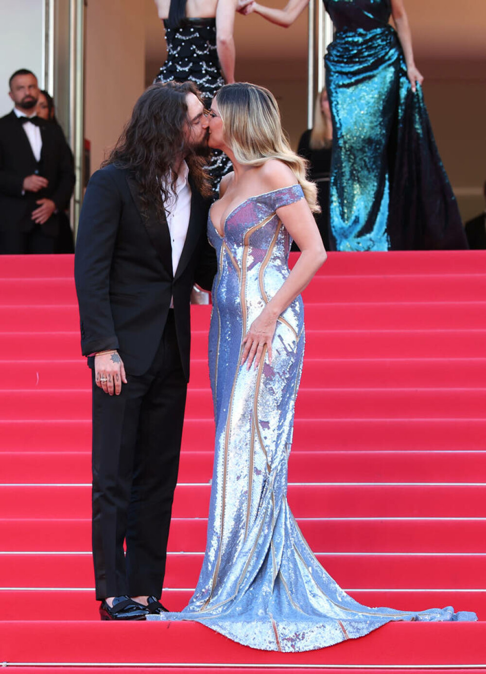Heidi Klum a făcut furori pe covorul roșu la Cannes 2025, alături de soțul său. Ce ținută a purtat. GALERIE FOTO - Imaginea 37