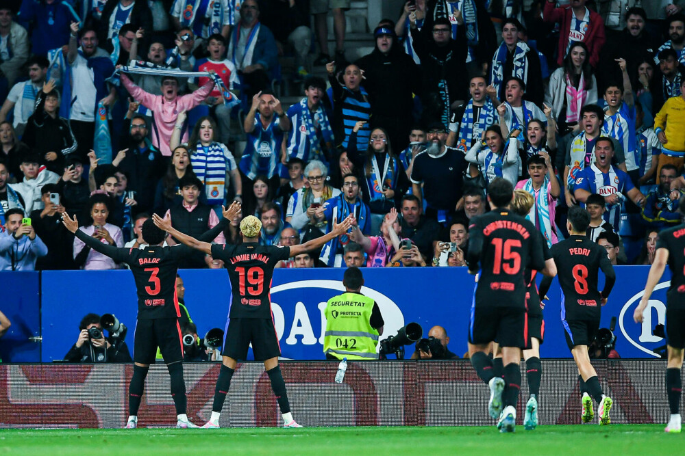 FC Barcelona devine campioana Spaniei pentru a 28-a oară, după victoria cu 2-0 în fața lui Espanyol. FOTO - Imaginea 9