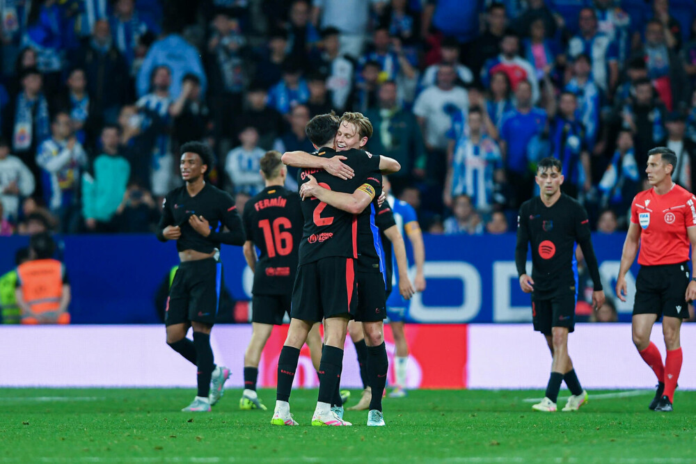 FC Barcelona devine campioana Spaniei pentru a 28-a oară, după victoria cu 2-0 în fața lui Espanyol. FOTO - Imaginea 11