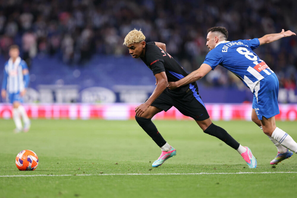 FC Barcelona devine campioana Spaniei pentru a 28-a oară, după victoria cu 2-0 în fața lui Espanyol. FOTO - Imaginea 13