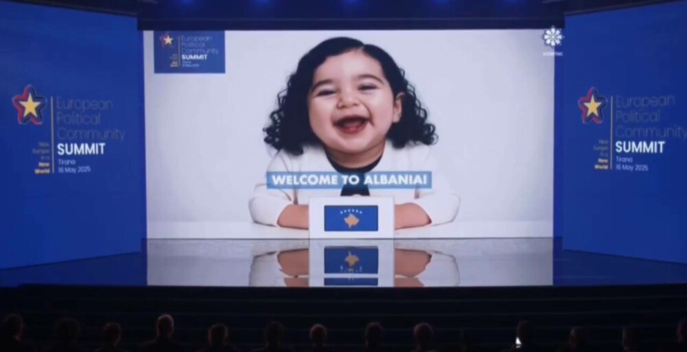 Start neobișnuit la summitul CPE din Tirana. Cei mai puternici oameni din Europa, transformații în bebeluși de AI - Imaginea 15