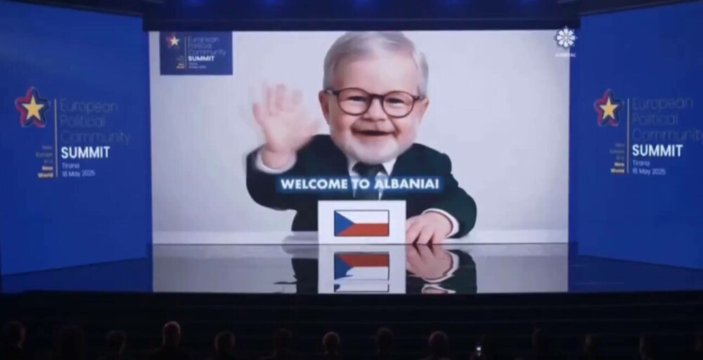Start neobișnuit la summitul CPE din Tirana. Cei mai puternici oameni din Europa, transformații în bebeluși de AI - Imaginea 22
