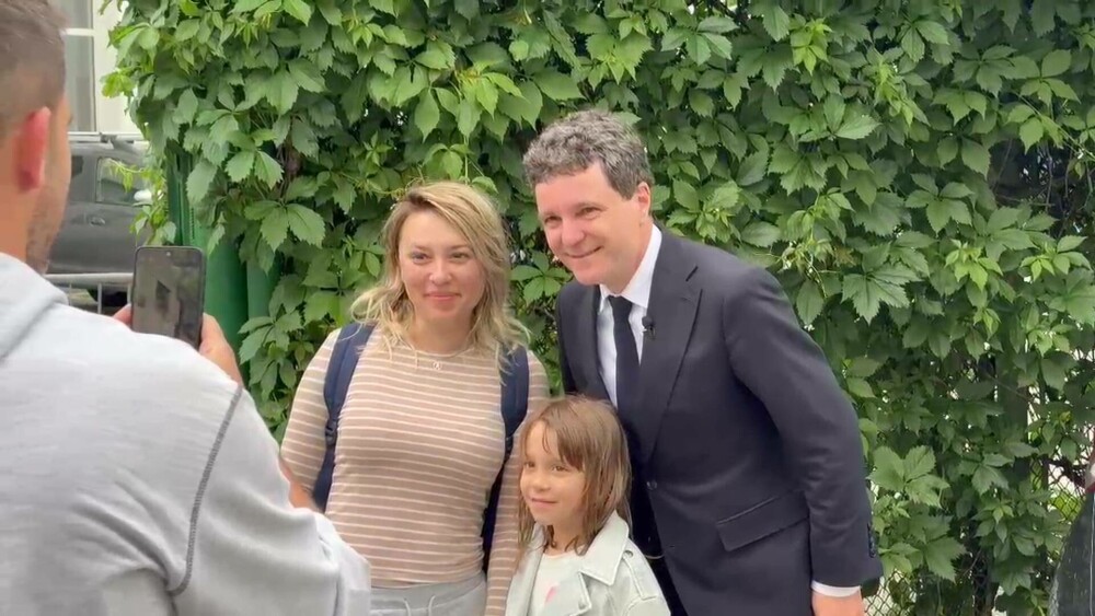 Motivul pentru care Nicușor Dan s-a dus personal într-o secție de votare din București: ”S-au schimbat obiceiurile de vot” - Imaginea 1