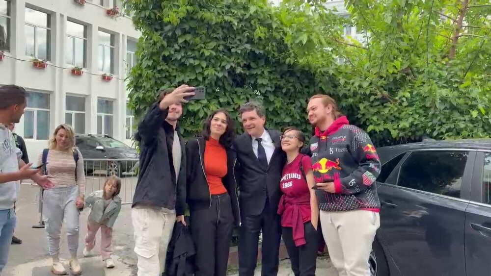 Motivul pentru care Nicușor Dan s-a dus personal într-o secție de votare din București: ”S-au schimbat obiceiurile de vot” - Imaginea 3