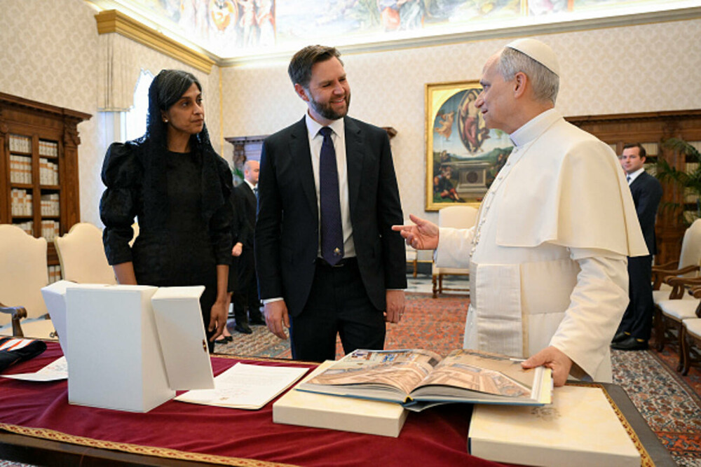 Donald Trump i-a trimis o scrisoare Papei Leon al XIV-lea pentru a-l invita la Casa Albă. FOTO - Imaginea 2