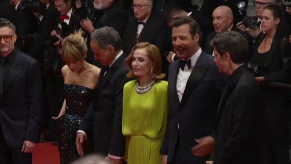 Festivalul de la Cannes continuă cu filme de top și ținute spectaculoase. Eva Longoria a făcut senzație pe covorul roșu. FOTO - Imaginea 36