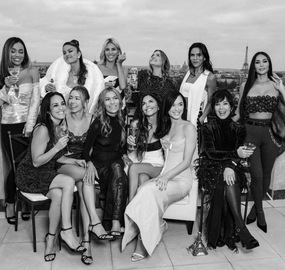 Lauren Sánchez, logodnica lui Jeff Bezos, apariție spectaculoasă la Paris într-o ținută creată de un brand românesc. FOTO - Imaginea 7