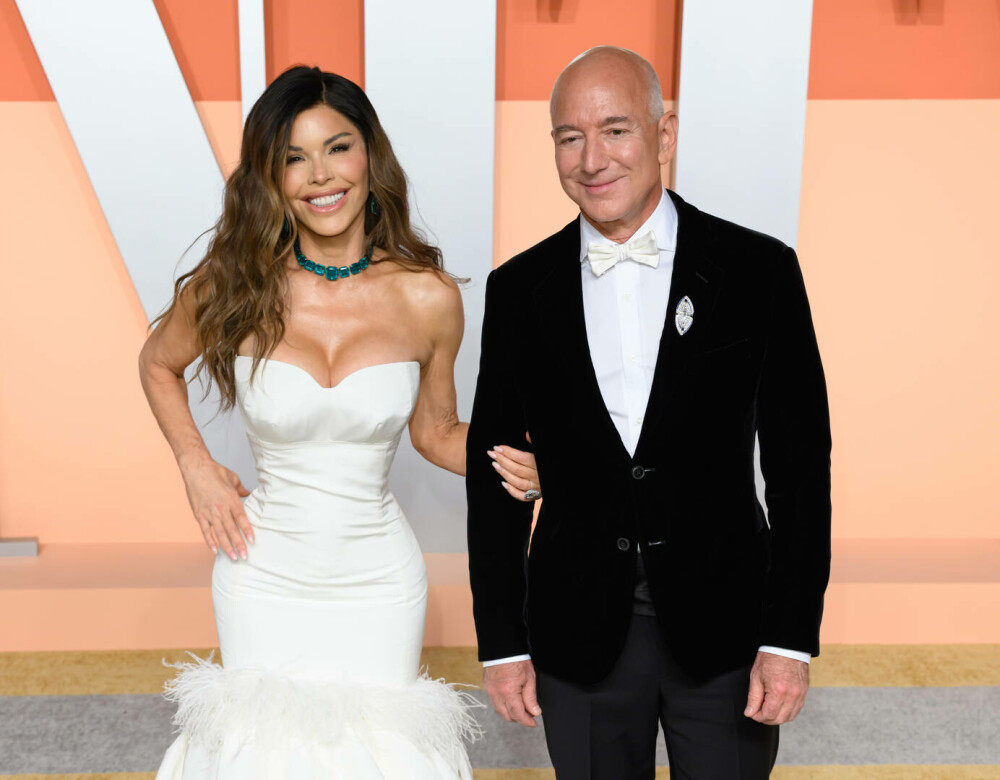 Lauren Sánchez, logodnica lui Jeff Bezos, apariție spectaculoasă la Paris într-o ținută creată de un brand românesc. FOTO - Imaginea 9