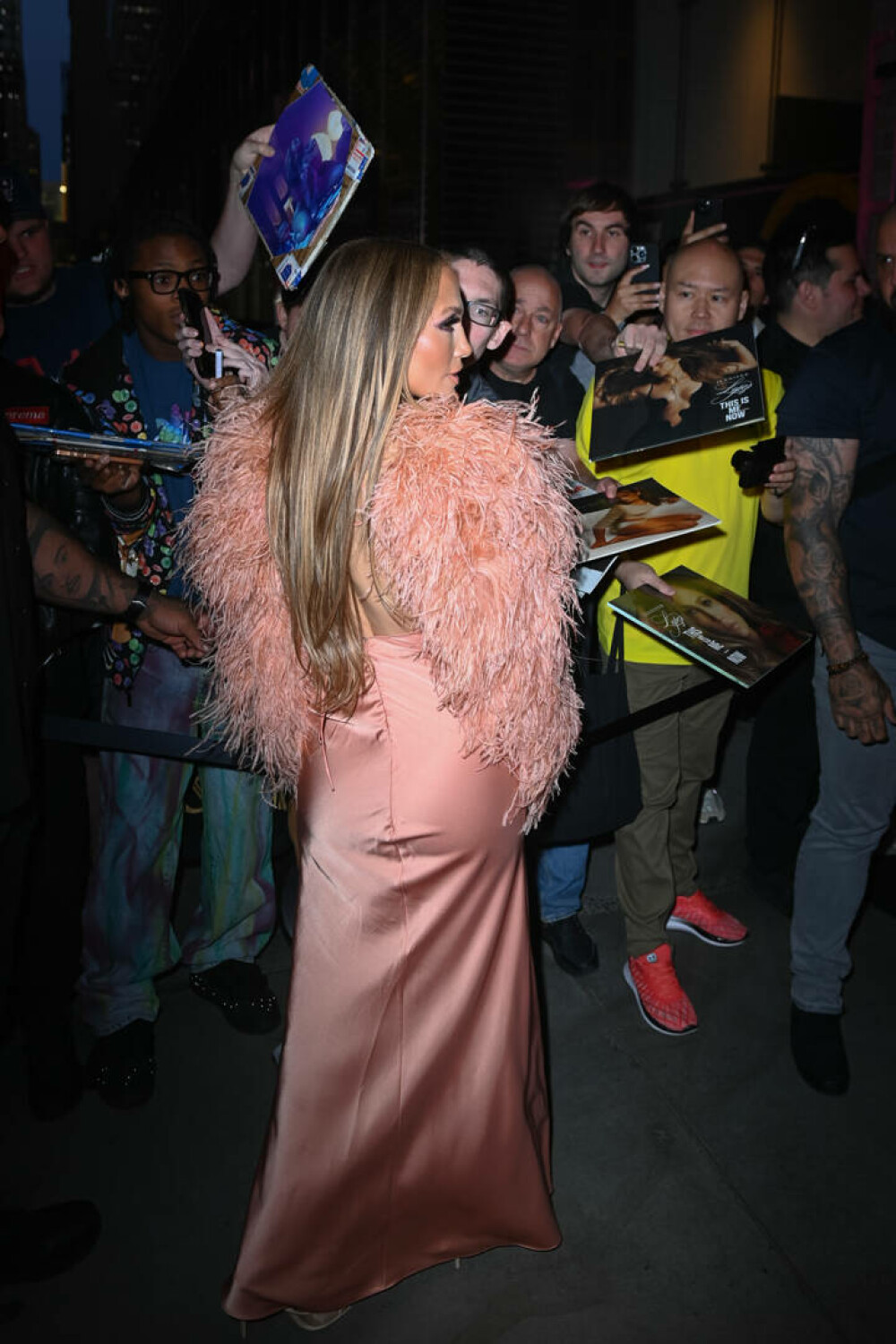 Jennifer Lopez, apariție inedită în New York. Ținuta cu care a atras toate privirile. GALERIE FOTO - Imaginea 5