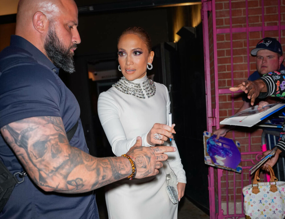 Jennifer Lopez, apariție inedită în New York. Ținuta cu care a atras toate privirile. GALERIE FOTO - Imaginea 11