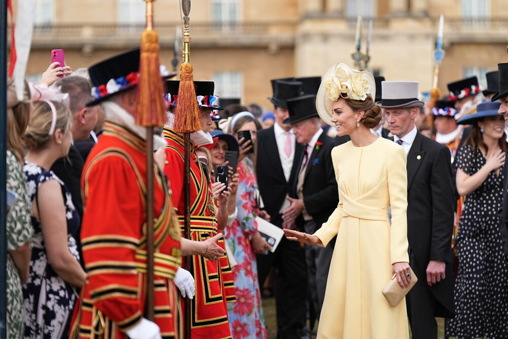 Prințesa Kate, apariție plină de eleganță la petrecerea din grădina Palatului Buckingham după 2 ani de absență. GALERIE FOTO - Imaginea 23